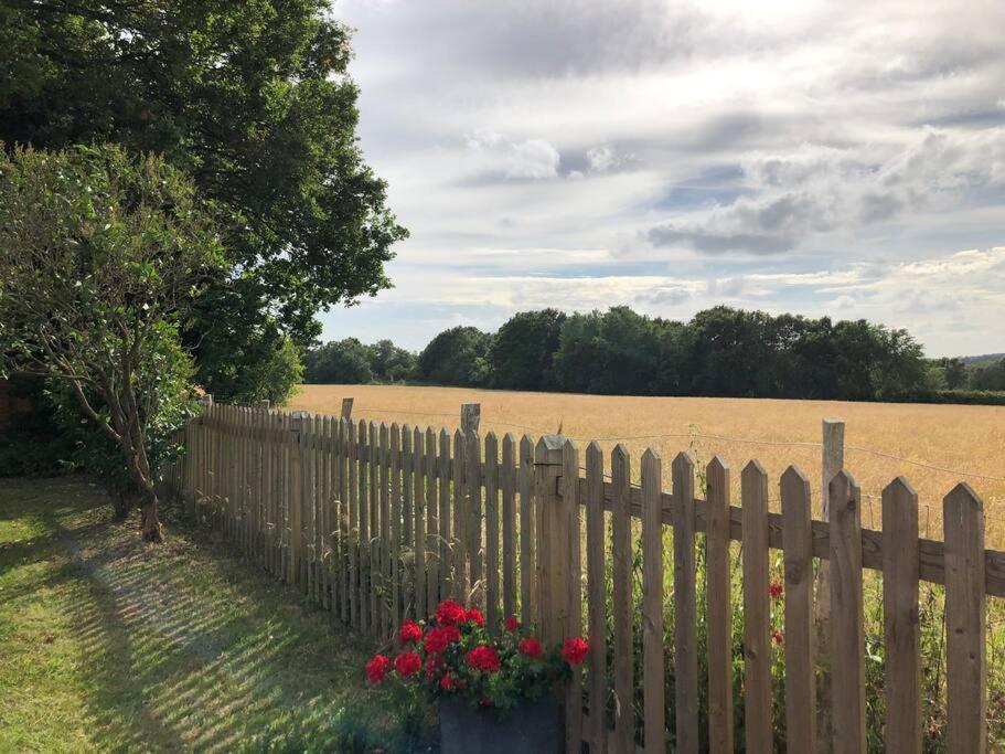 Self Contained Garden Studio With Stunning Views Sissinghurst Εξωτερικό φωτογραφία